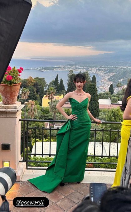 앞머리 없는 게 좋지만 ,,
초록 너무 잘받네