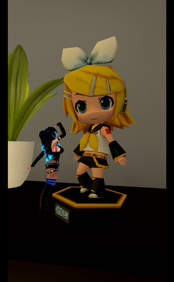 Huh, this thing's a lot bigger up close!

#Sizetwitter 
#vrcsize