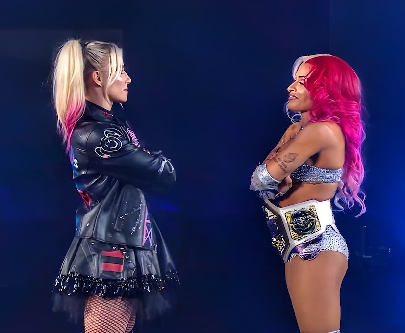 AlexaDaGOAT's tweet image. When Alexa Bliss returned on SmackDown on May 9th she did a callback to when she hypnotized Zelina at MITB 2021. #AlexaBliss ⭕️