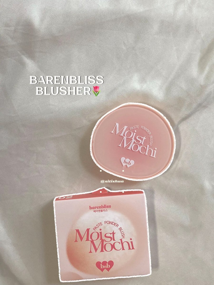 Tengah rush nak keluar, tak sempat nak makeup full.
Tapi i sempat sapu blusher sikit je dekat pipi.

Terus nampak fresh macam tidur cukup 8 jam 😌