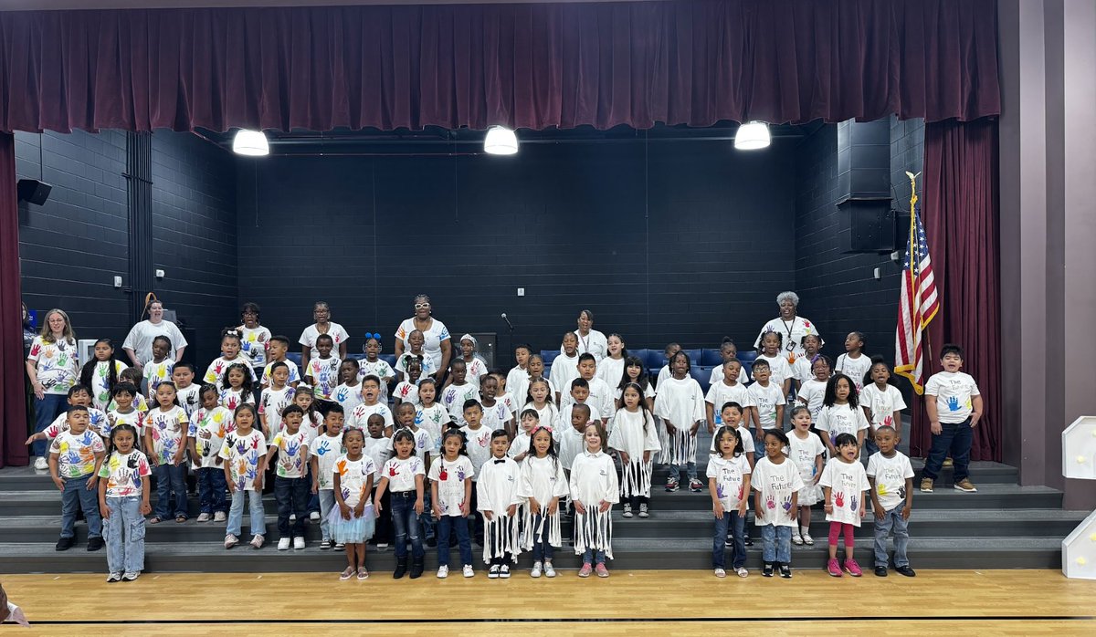 ConderStars's tweet image. 🎓 Our Kindergarten stars shined bright today at their Promotion Ceremony! We’re so proud of  them. 💛

Huge thanks to our incredible teachers for their love + support all year, and to our families for being part of the journey. First grade, here they come! 🌟
@RichlandTwo