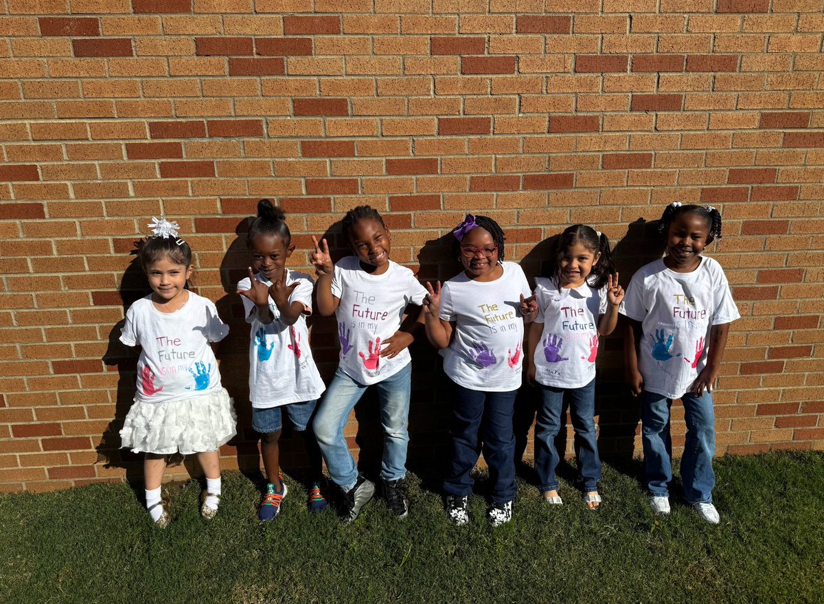 ConderStars's tweet image. 🎓 Our Kindergarten stars shined bright today at their Promotion Ceremony! We’re so proud of  them. 💛

Huge thanks to our incredible teachers for their love + support all year, and to our families for being part of the journey. First grade, here they come! 🌟
@RichlandTwo
