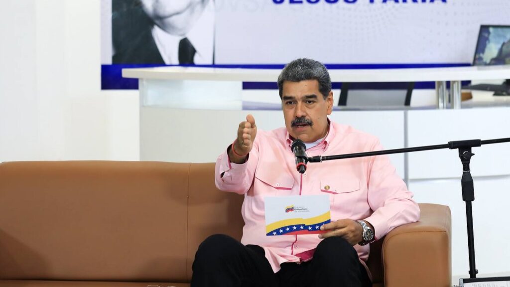 noticierovv's tweet image. #Elecciones2025 | Presidente Nicolás Maduro: Elecciones del 25 de mayo van llueva, truene o relampaguee

Amplía la información aquí: noticiasvenevision.com/noticias/elecc…

#NoticiasVenevision #21May