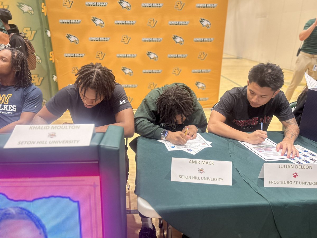 #JYD🦅 Signing Day!! Congrats to my guys!! #SVFB