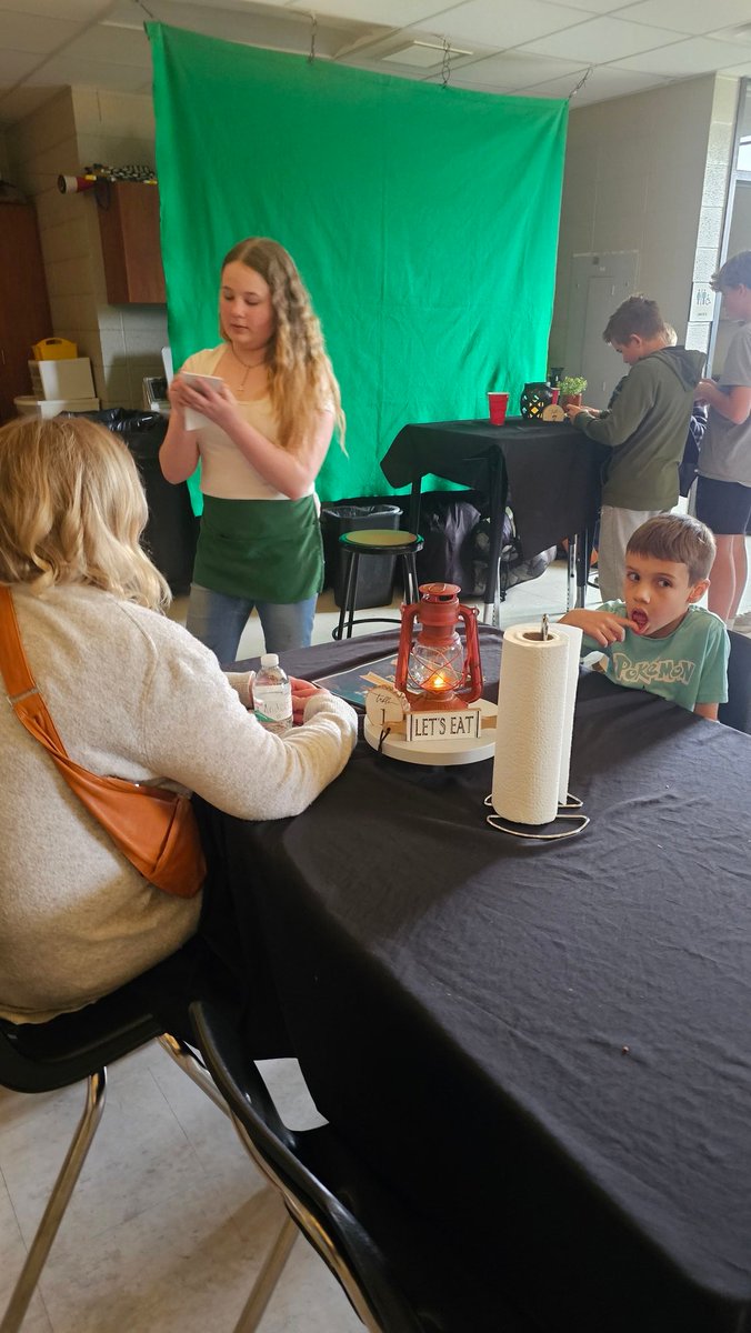 Let’s Get Cheesy! <a href="/ByronMSBears/">Byron Middle School</a> students launched a one-night pop-up pizza restaurant- creating nutrition labels, crafting homemade pizzas, and serving them to the community. The halls smelled amazing, and the learning was even better! <a href="/BizMathGuy/">Mr. B</a> #ByronBears #BMSShowcase #FCS