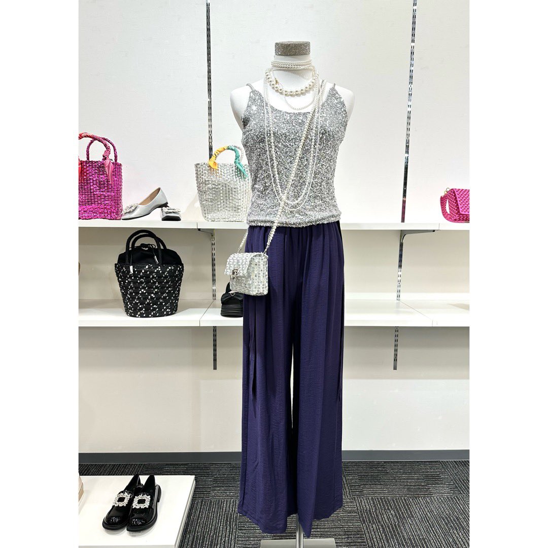 PiN_naoko's tweet photo. 本日よりシャレオでPOPUPが始まりました。
今回イチオシのスタイリング https://t.co/df0dvU2KOQ