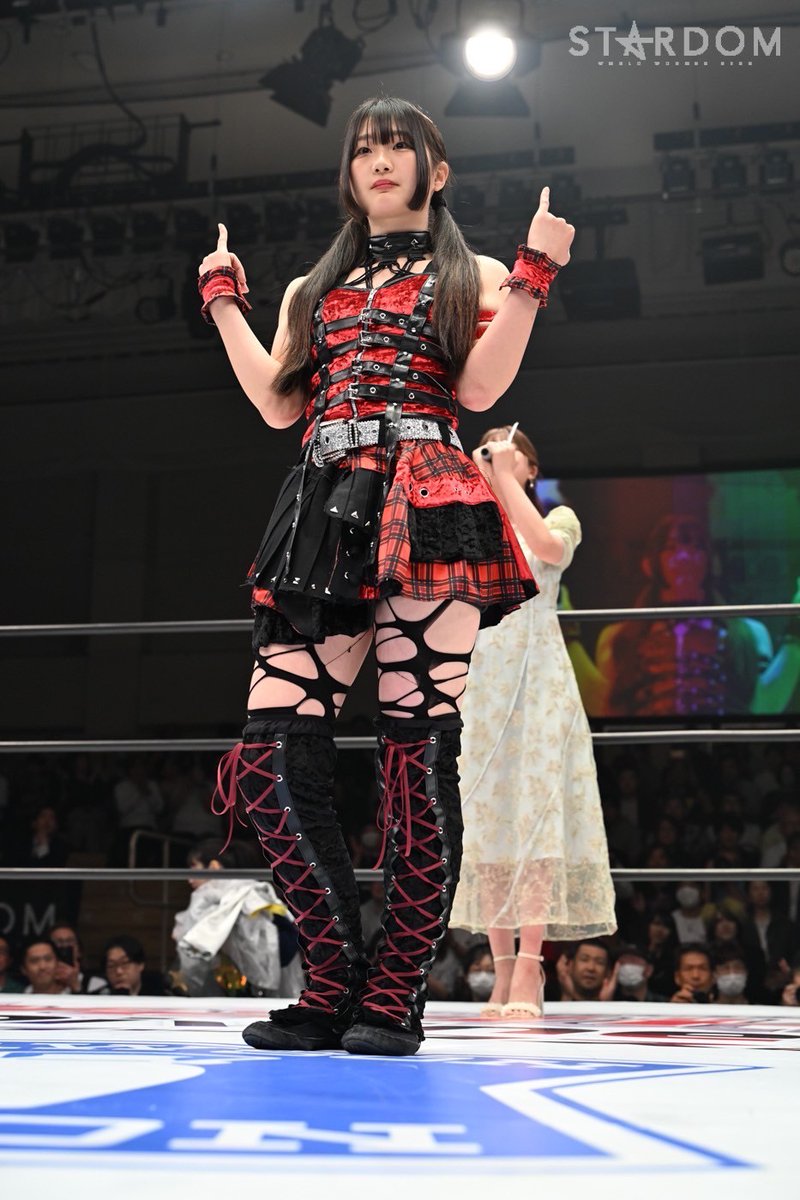 スターダム さん 昨日デビューの吉沢稀杏 選手のコスチュームを製作