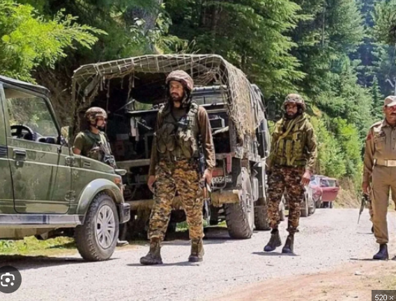DikshaSingh7522's tweet photo. BIG BREAKING
Encounter breaks out between terrorists and security forces in Kishtwar 
Terrorists trapped by joint forces in Singhpora area of Chatroo in Kishtwar 
3-4 terrorists trapped in the ongoing encounter
#Kishtwar #Encounter #terroriststrapped #JammuKashmir #Singhporaarea https://t.co/9xdWfq5r6w