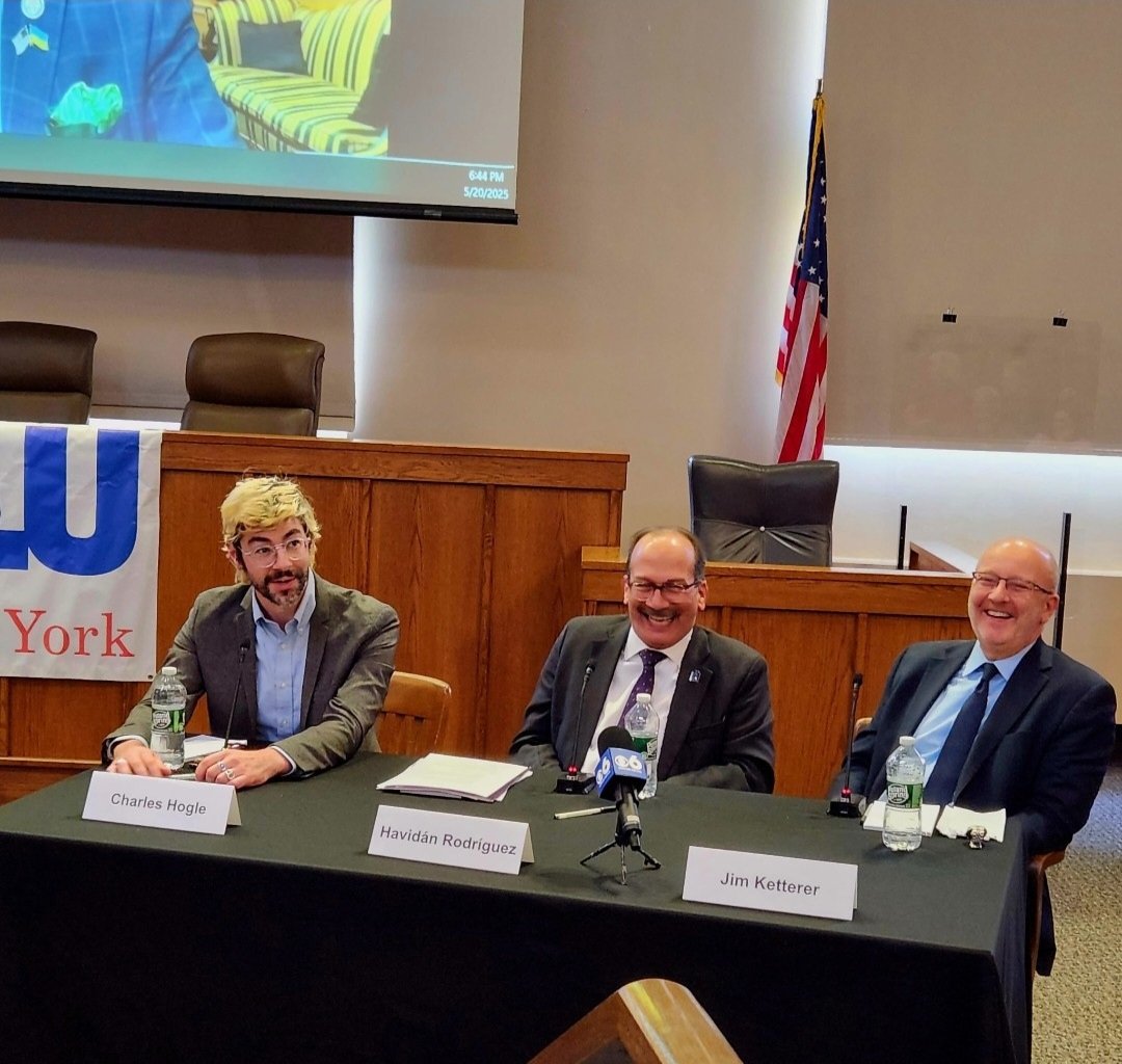 jpketterer's tweet image. It was great to be part of this panel organized by @NYCLUCapital and hosted by @AlbanyLaw. I was impressed by my fellow panelists, Charlie Hogle of the @ACLU, @HavidanUAlbany and Rep. @PaulTonko, plus Aaron Shellow-Lavine of @WAMCRadio.