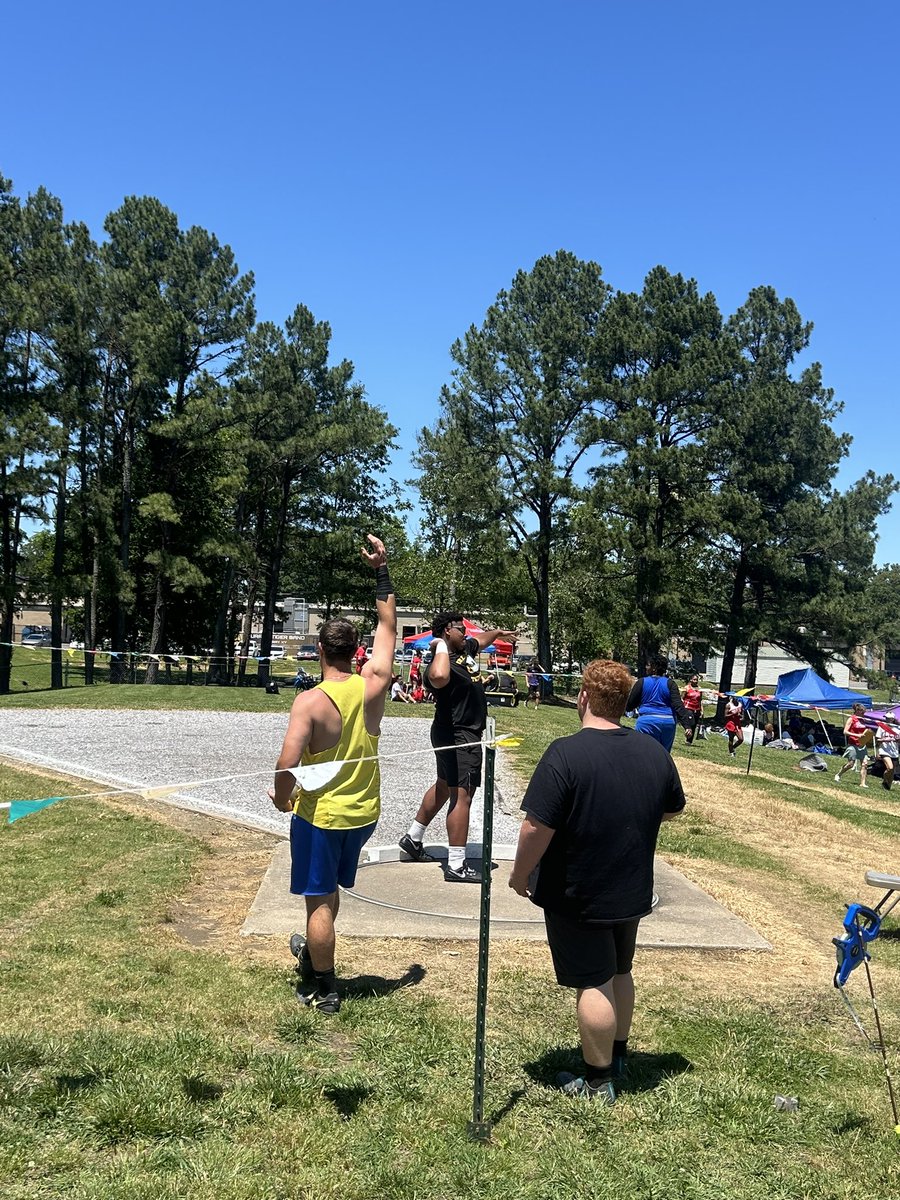 A GREAT day at Murray High! Was fortunate enough to watch a couple of our guys at the Track Meet today, <a href="/Ryanwalls75/">Ryan Walls</a> <a href="/AceyStricklin/">Acey Stricklin</a> keep going! 🔥

#TigerNation🐅