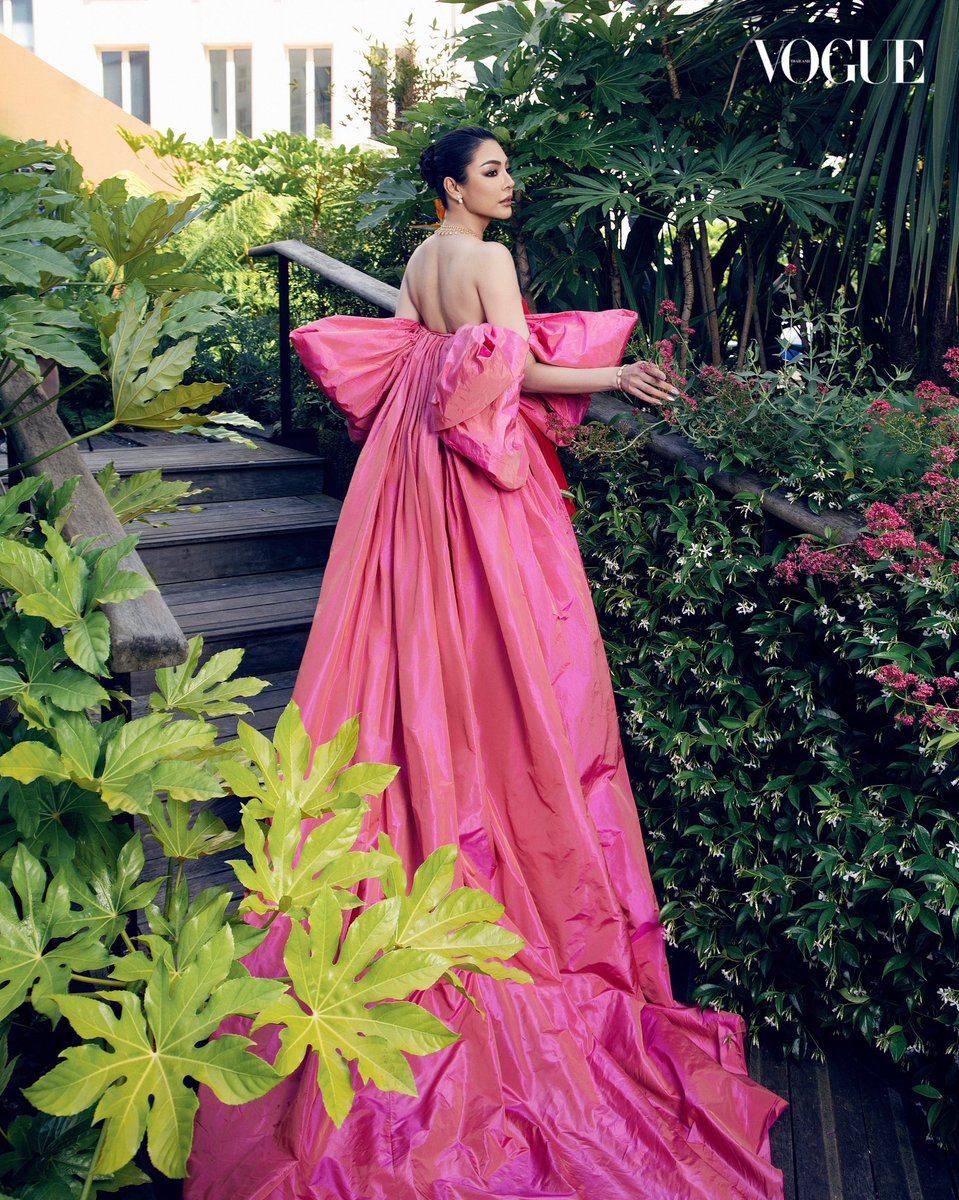 Fayemily_TH's tweet photo. สวยเหมือนไม่มีอยู่จริง สวยเกินคำบรรยาย
Stunning Stunning Stunning!!

PERAYA RED CARPET CANNES
#BoucheronXFaye https://t.co/xAQTW2pL2R