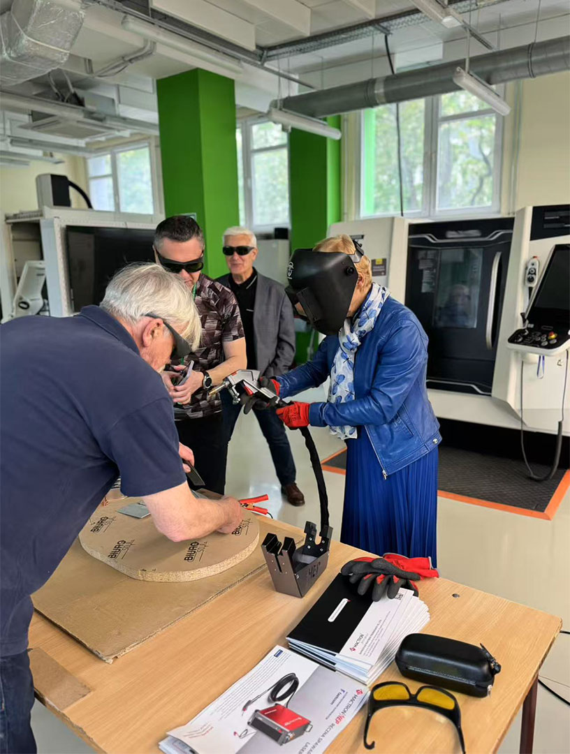 mactron_tech's tweet image. ✨Industrial Black Technology Enters Campus! HEP Handheld Laser Welder Ignites Technological Passion in Warsaw Students 🔥

#mactronlaser #laserwelding #educationtech #industrialtools #MactronHEP #customerfeekback #laserwelder #4in1
#lasercleaning #lasercutting #weldcleaning