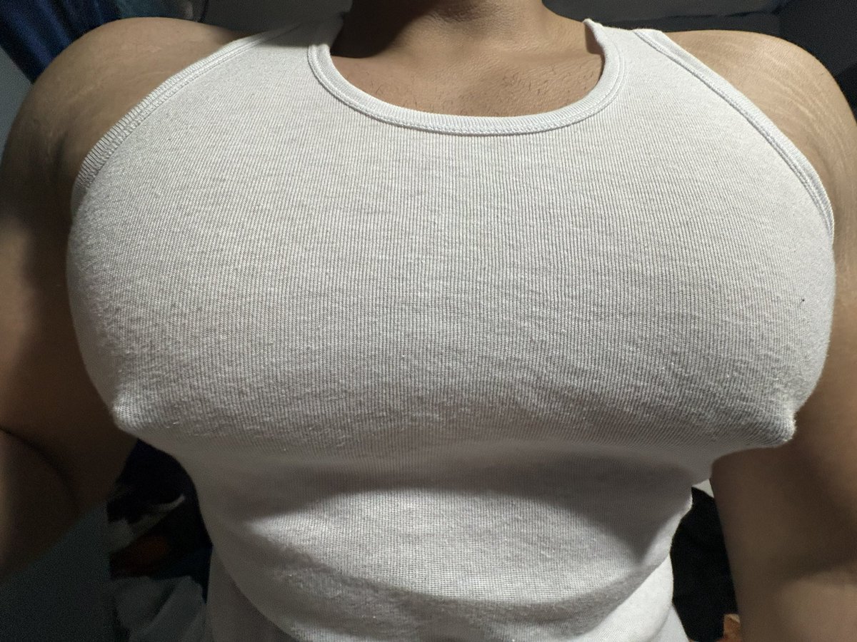 Que rico se marcan🤤🔥

onlyfans.com/1730746944/pec… (If you want to see the video where I take off my shirt)