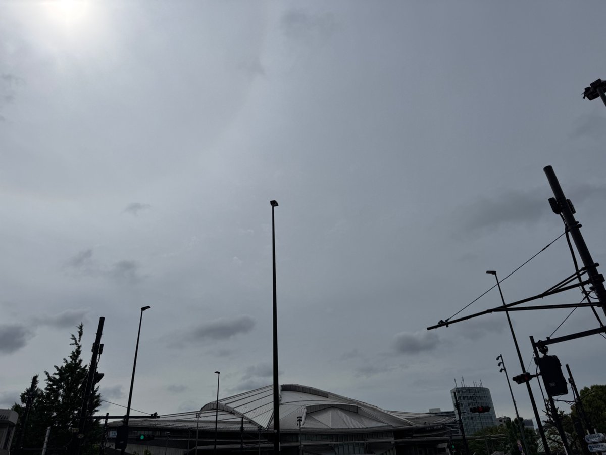 madoca0722's tweet photo. おはようございます！5月22日(水) 千駄ヶ谷はくもり気温は25度です。朝断続的に雨と聞いた気がしたのですが天気はもちそうですね！
今日も1日頑張りましょう！ 
#企業公式 #企業公式が毎朝地元の天気を言い合う　#企業公式夏のフォロー祭り https://t.co/H5hLx7TrU2