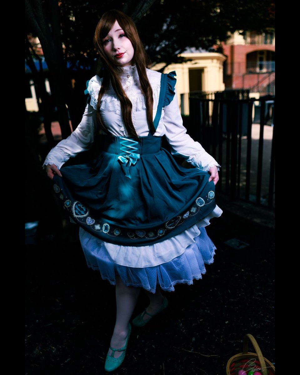 butterphoto's tweet photo. A quiet celebration under the trees — woven lace, satin bows, and a basket of spring. Easter Sunday at MTAC brought out soft pastels and thoughtful details in this elegant ensemble.
#cosplay #mtac #mtac2025 #easterstyle #springfashion #pastelcore https://t.co/zjxXWbWeMR