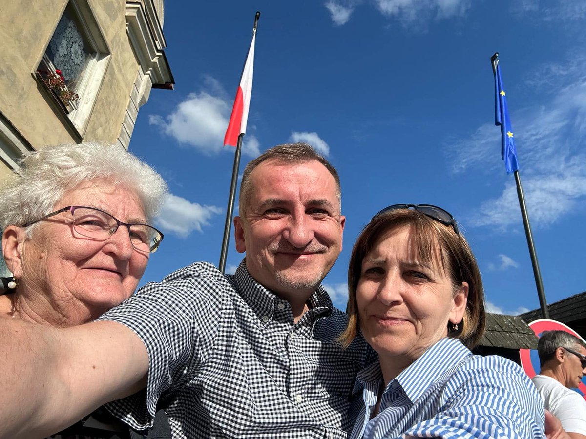 David Thomson (@davidthoms22476) on Twitter photo 