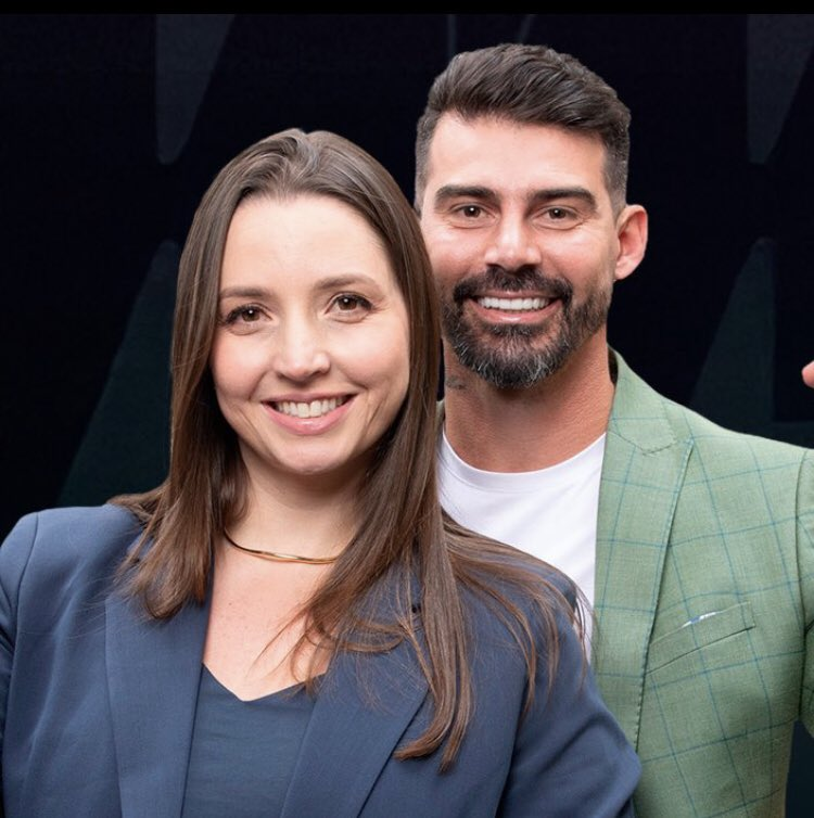 centralreality's tweet photo. 🚨PESQUISA: De qual lado você está nessa rivalidade? 

🔄 NAT E EIKE
❤️ CAROL E RADAMÉS 

#VotaçãoPower #PowerCouple https://t.co/zx5ZDqOKp5