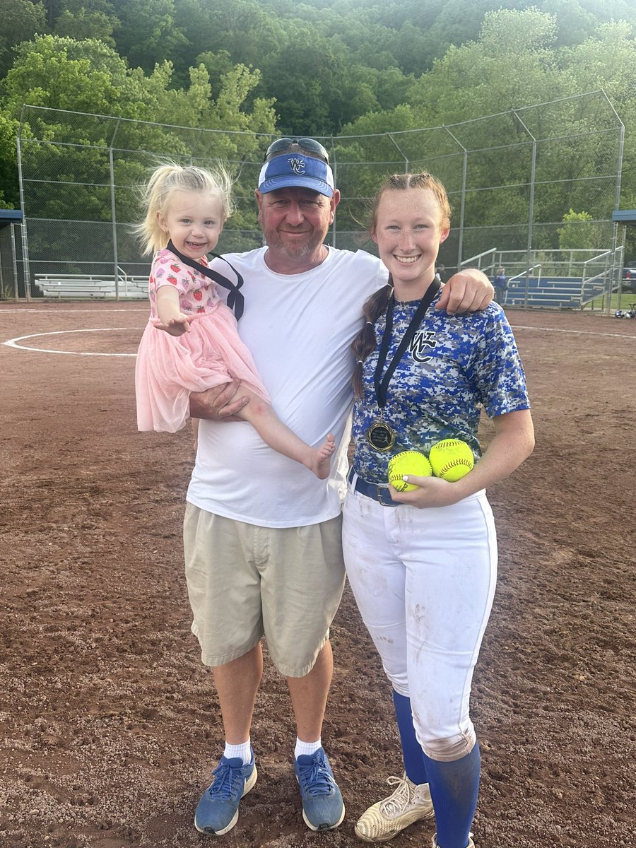 creech_farms's tweet photo. CONGRATULATIONS to the 🚾 Lady Wolves on their district championship tonight!  GREAT team effort!!  Chloy @ChloyCreech1 had a big night also.  GO BLUE @FusionGlass18U @UPIKE_softball @rstaggs @DrSanford74 https://t.co/iEw0pHig8c