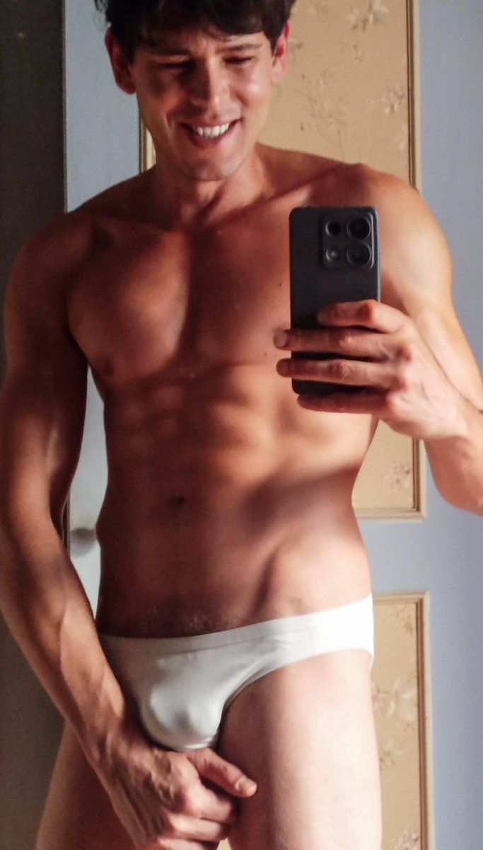 FredLopezLopez's tweet photo. Comment please for more😈🇧🇷
#onlyfans #latinguy #findom https://t.co/QrMemlMmr0