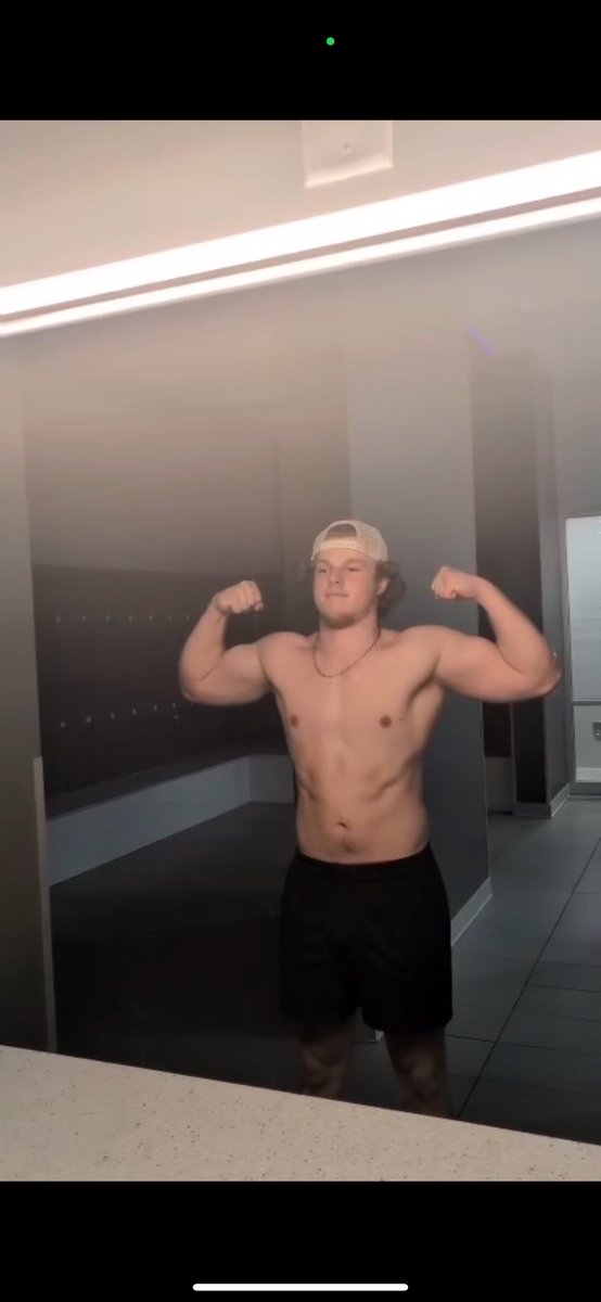 TripWard8's tweet photo. Proof that working hard in the Gym correlates to success. https://t.co/sJ2unsHkTA