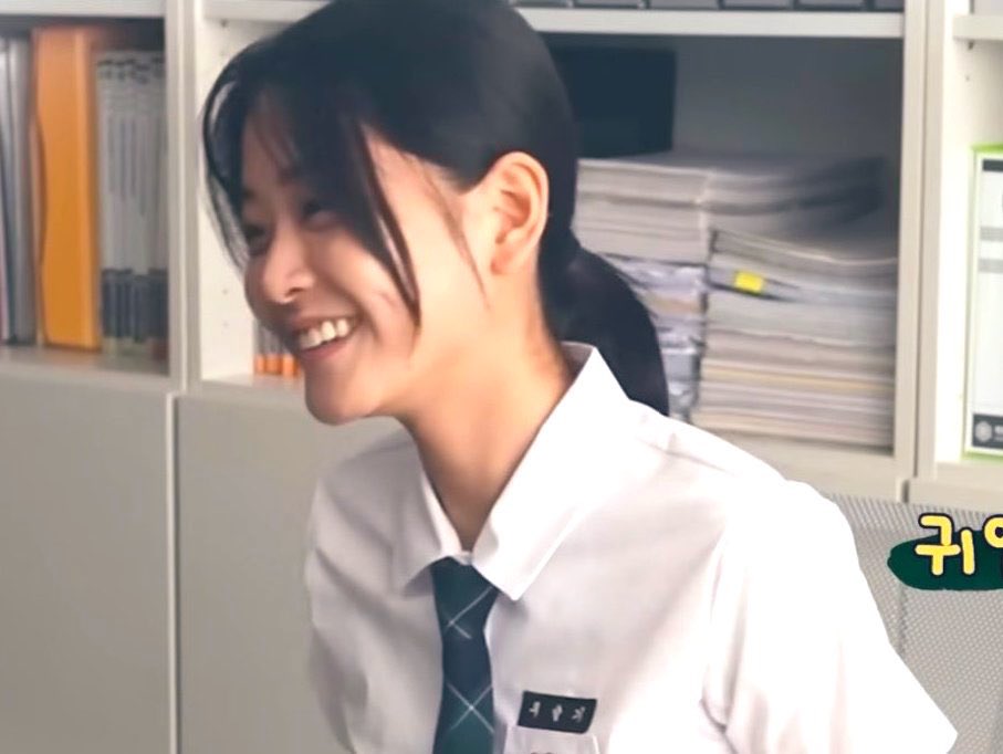 pr1ncescharm1n's tweet photo. Prettiest smile 💛
#ChungSubin https://t.co/ohB88EkmyN
