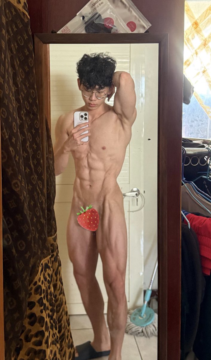 兄弟們可以麻煩追ig嗎感覺這邊沒什麼鳥用😂
🍓又來了