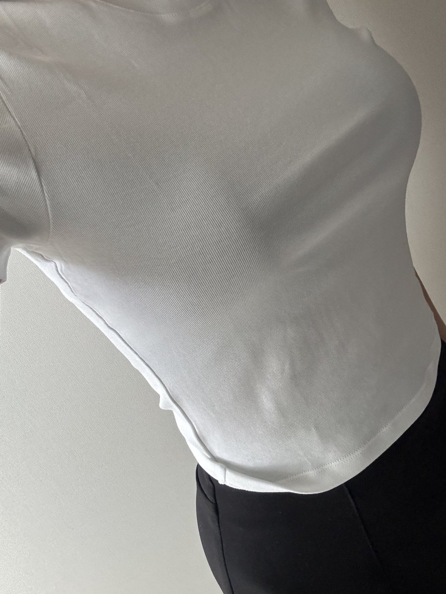 ol__sakura's tweet photo. Tシャツがパンパンすぎて困ってる😵‍💫 https://t.co/8FVo0yBA8o