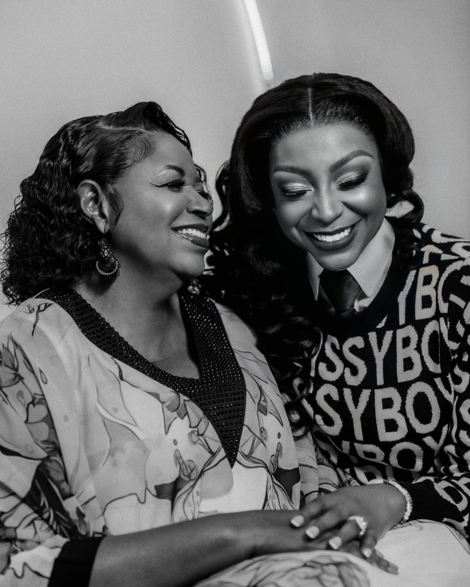 Today, we celebrate our #METROFMMoms in the most beautiful way! 💜🌸
 We’re coming to you LIVE from 📍<a href="/TheMallOfAfrica/">Mall Of Africa</a> on #BreakAwayWithKhutsoTheledi 9AM-12PM <a href="/METROFMSA/">METROFM SABC</a> 💃🏾

Today, some lucky listeners are walking away with prizes worth R10 000, all in honour of the incredible