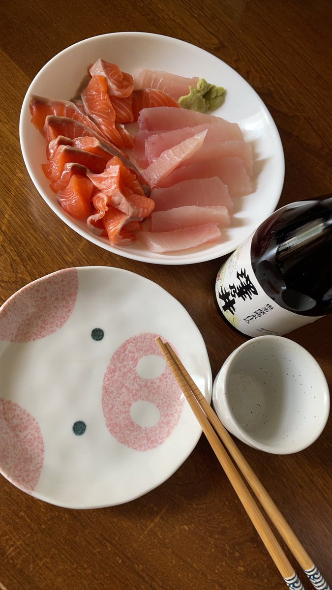 休日に昼間から推しの子【映画版】見ながら1人で家飲み🍶贅沢やわ〜😁　#家飲み