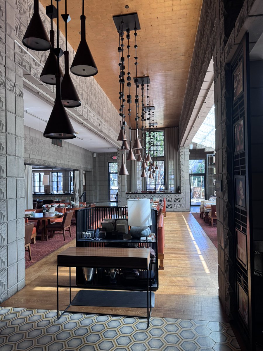 ConferenceEvent's tweet image. Another great hotel - group loved the Arizona Biltmore and despite their size, found intimate settings to recharge.  Cool bathroom redesign.