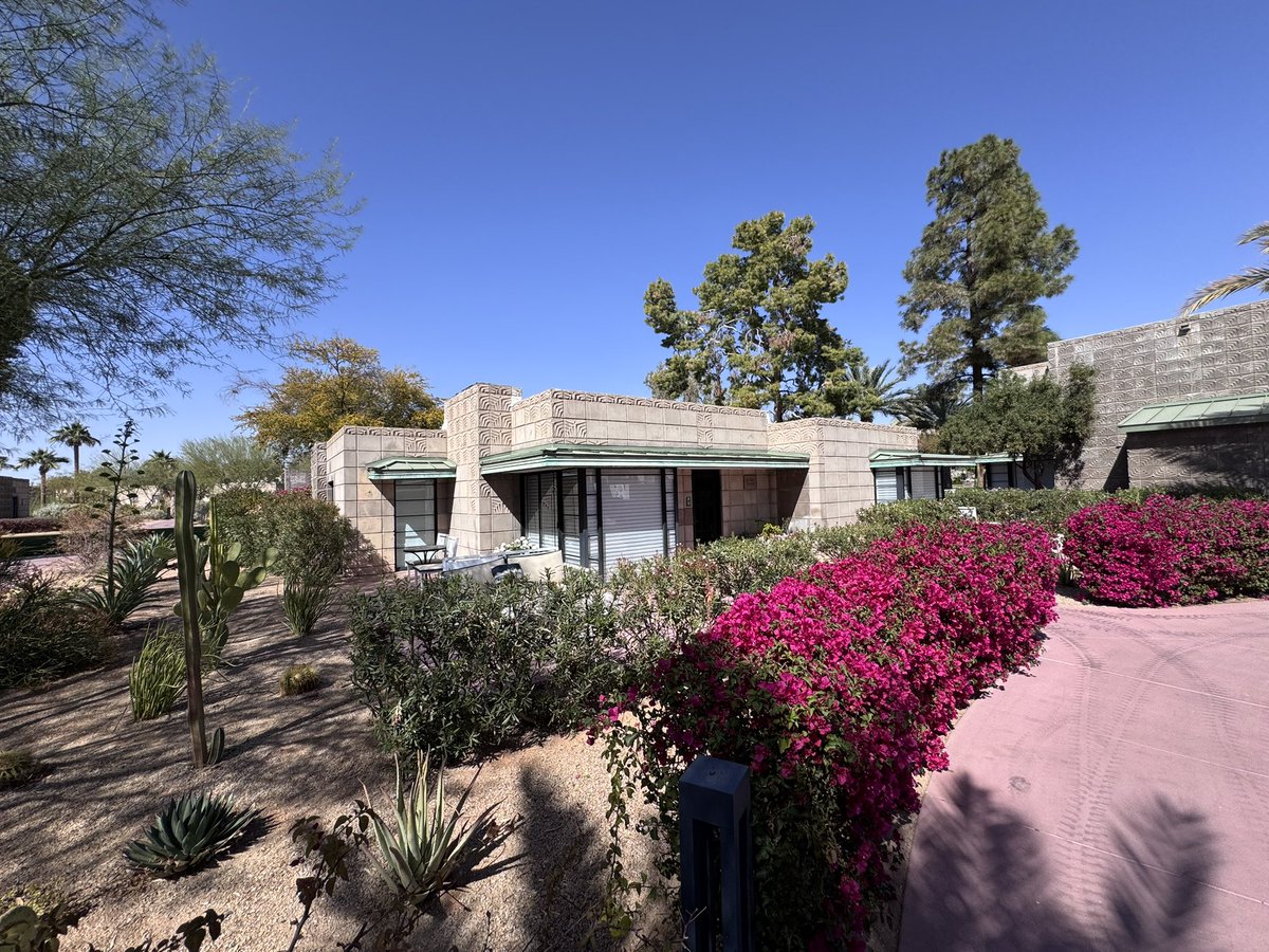 ConferenceEvent's tweet image. Another great hotel - group loved the Arizona Biltmore and despite their size, found intimate settings to recharge.  Cool bathroom redesign.