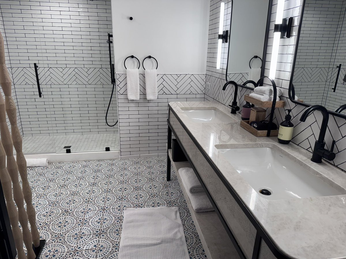 ConferenceEvent's tweet image. Another great hotel - group loved the Arizona Biltmore and despite their size, found intimate settings to recharge.  Cool bathroom redesign.