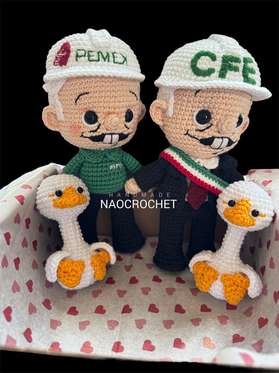 naocrochet's tweet photo. Que tengas una linda noche!, AMLITO Personalizado de CFE y PEMEX, gracias por elegirme para tejer sus muñecos. #naocrochet #amlito #amlovers #amlover #andresmanuellopezobrador #obrador #4t #chairos #chairo #amlogurumi #pejegurumi #cfe #pemex #muñecotejido #muñecopersonalizado https://t.co/nxbasgJqoi