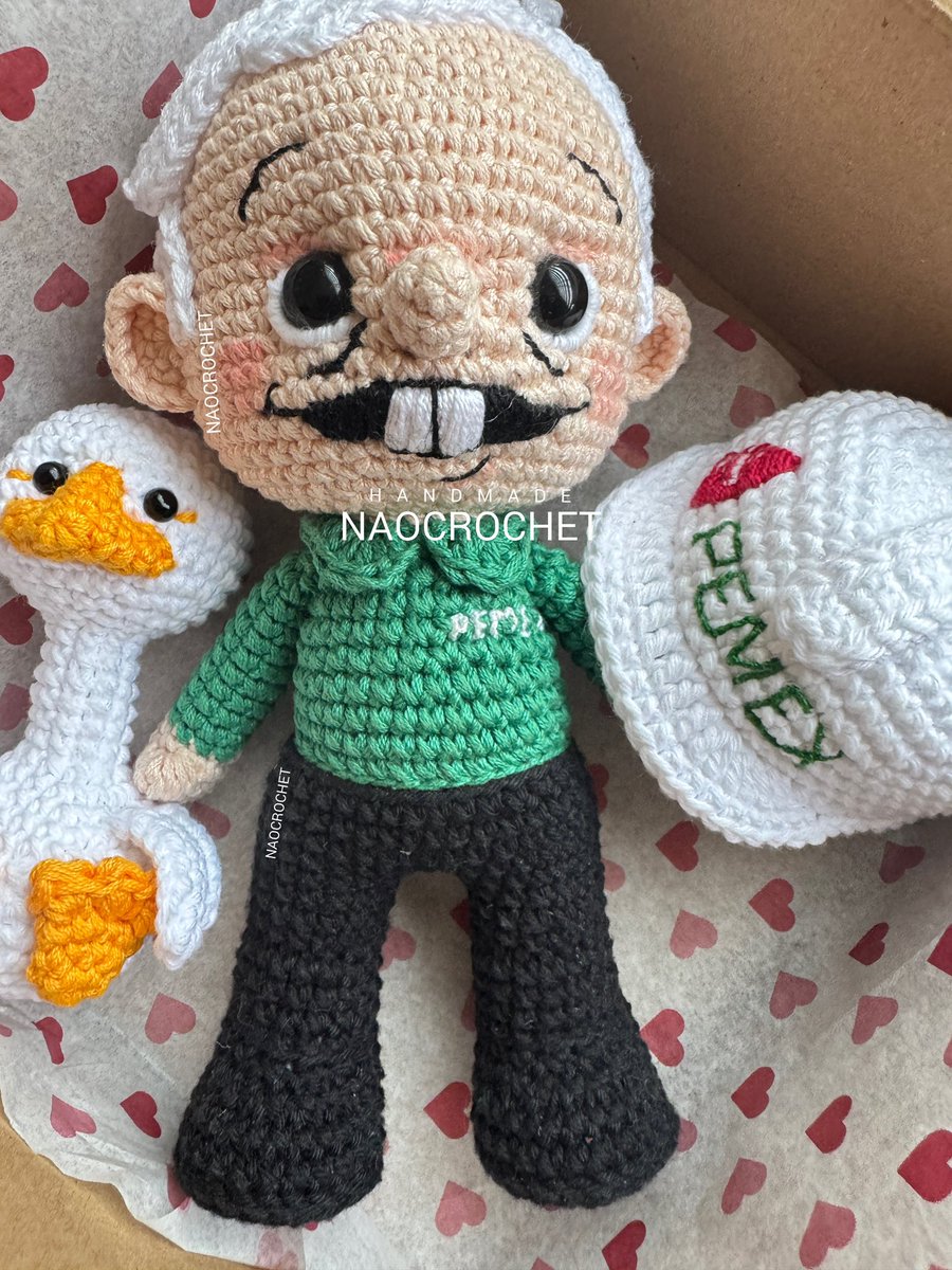 naocrochet's tweet photo. Que tengas una linda noche!, AMLITO Personalizado de CFE y PEMEX, gracias por elegirme para tejer sus muñecos. #naocrochet #amlito #amlovers #amlover #andresmanuellopezobrador #obrador #4t #chairos #chairo #amlogurumi #pejegurumi #cfe #pemex #muñecotejido #muñecopersonalizado https://t.co/nxbasgJqoi