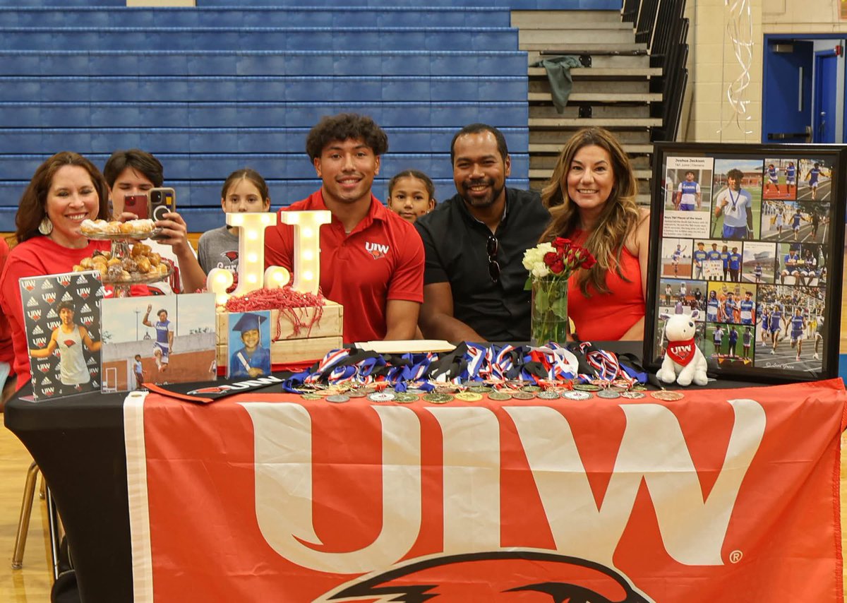 Clemens Athletics (@scbuffalostrong) on Twitter photo Joshua Jackson ~ Track & Field ~ University of the Incarnate Word <a href="/SamuelClemensHS/">Clemens High School</a> <a href="/SCHSTrack2018/">Clemens Track 2025</a> Joshua Jackson ~ Track & Field ~ University of the Incarnate Word <a href="/SamuelClemensHS/">Clemens High School</a> <a href="/SCHSTrack2018/">Clemens Track 2025</a>