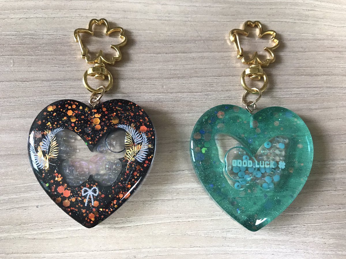 굴러다니던 나비들 결국 도밍용 uv로 마무리