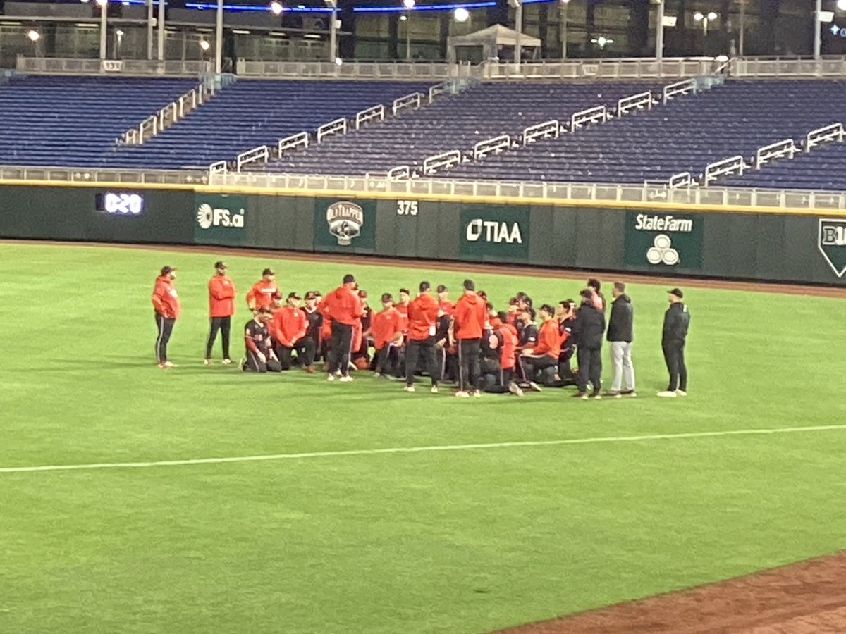 One last post game huddle.

What a ride you took us on ⁦<a href="/QBerglin/">Quinn Berglin</a>⁩ I will cherish it forever.