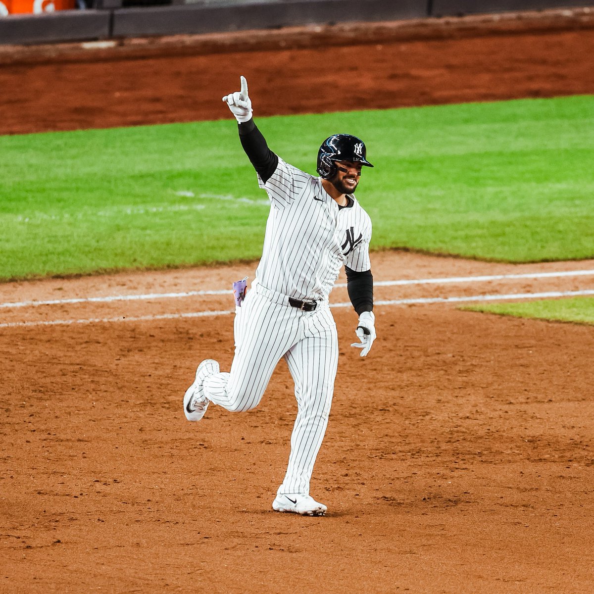 Yankees's tweet image. Hit ‘em High (The Martian’s Anthem). 

#RepBX