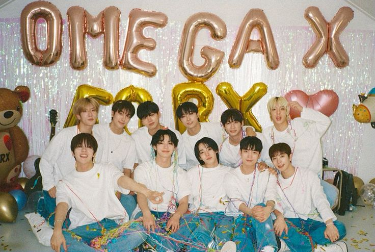 xeniiuz's tweet photo. my omega x, my kindest and bravest boys i love u so so much and im so proud of all of u :(( no matter what happens forx will always stand by your side https://t.co/3LxpK8YASC