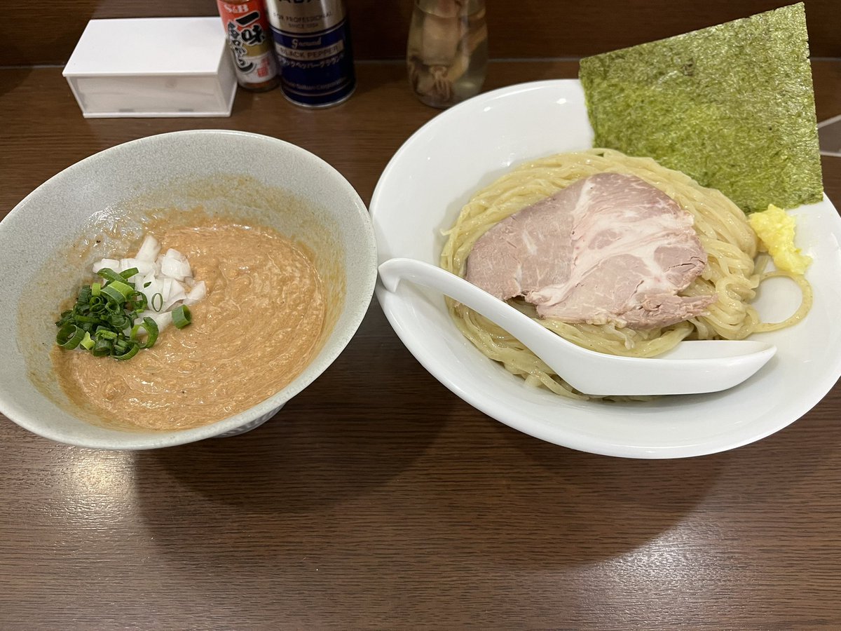 ぶんた tweet media