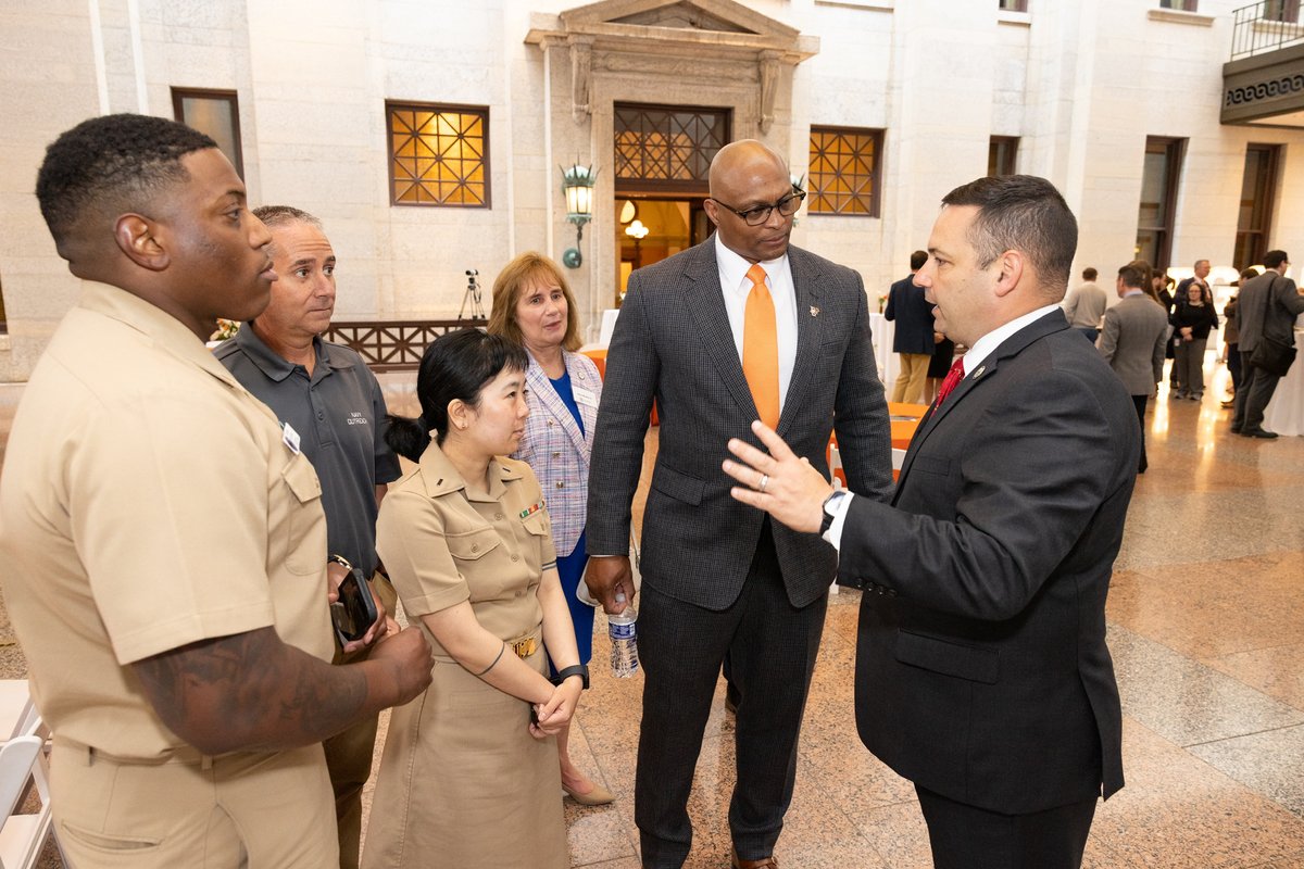 Rodney K. Rogers (@pres_rogers) on Twitter photo It was great to spend the day in Columbus to share the momentum at @BGSU. Bringing on Coach <a href="/EddieGeorge2727/">Eddie George</a> is just one of the many exciting things taking place, from new academic programs in AI to relevant research, driving innovation and economic vitality for our state. It was great to spend the day in Columbus to share the momentum at @BGSU. Bringing on Coach <a href="/EddieGeorge2727/">Eddie George</a> is just one of the many exciting things taking place, from new academic programs in AI to relevant research, driving innovation and economic vitality for our state.