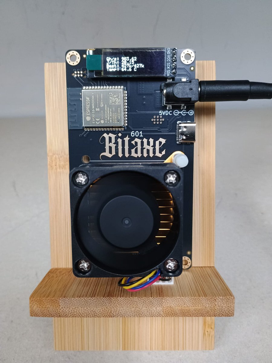 Just got a Bitaxe miner!⚡️
It might not compete with the big mining pools, but for me, it's about contributing to Bitcoin's decentralization &amp; understanding how the network stays secure. 
This felt like the natural next step in my Bitcoin journey🧡
 #AchievementUnlocked🔓