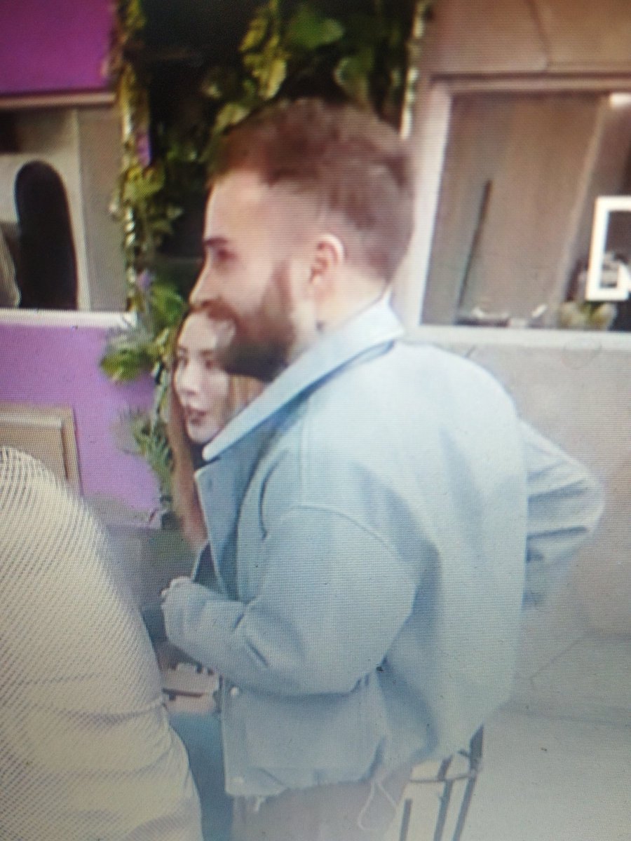 nanapinher's tweet photo. #canalrcn, #casadelosfamososcolombia2 #CasaDeLosFamososColombia A este feriseo le salió el tiro x la culata, pensó que  el #teamdemelissa  lo iba a salvar por no votar por #EmiroNavarro , 😂😂 ellos van a salvar a su reina , #MateoVarela este fin de semana te vas #normanidia 🤣🤣 https://t.co/kJkMXmpWYR