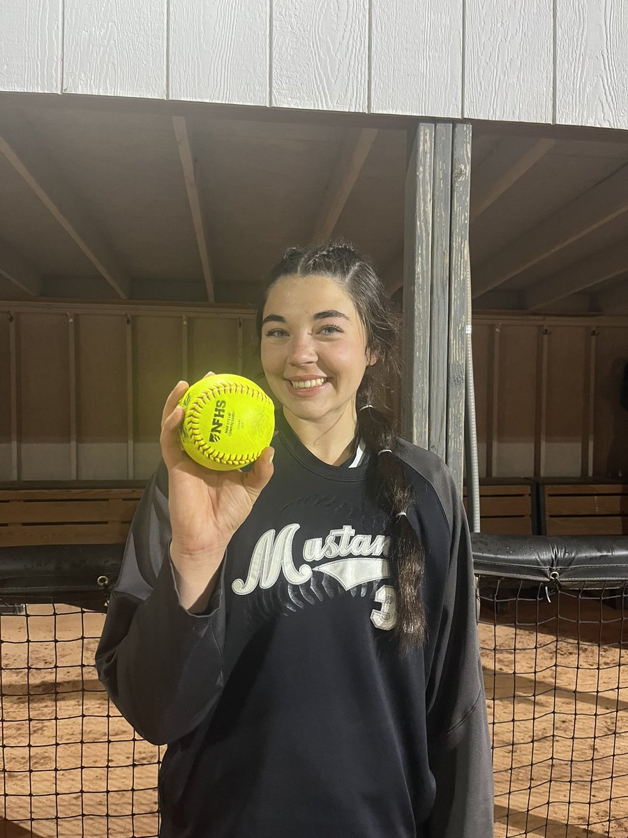 Mustang Softball (@mustang_sb) on Twitter photo Big shot for <a href="/BrynZoeller/">Brynna Zoeller</a> in game 1 to help lift the Mustangs over El Dorado. Rock Creek was down 5-0 and kept chipping away eventually winning 7-6
#bettertogether #team29🥎🤍🖤 Big shot for <a href="/BrynZoeller/">Brynna Zoeller</a> in game 1 to help lift the Mustangs over El Dorado. Rock Creek was down 5-0 and kept chipping away eventually winning 7-6
#bettertogether #team29🥎🤍🖤