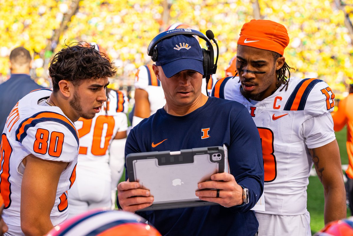 Coach Justin Stepp (@coachjstepp) on Twitter photo Everyone looking at <a href="/IlliniFootball/">Illinois Football</a> today! Real recognize real! Today was a good day! #ILL #TSD Everyone looking at <a href="/IlliniFootball/">Illinois Football</a> today! Real recognize real! Today was a good day! #ILL #TSD