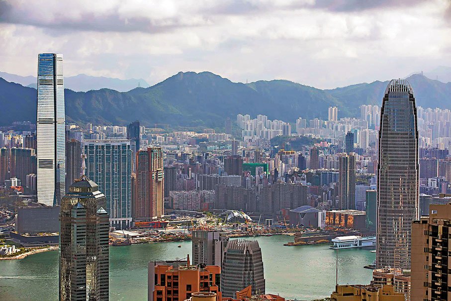 稳定币法案落地，港府将就 OTC 与托管服务展开咨询，并发布第二份虚拟资产政策宣言

香港立法会已于 21 日三读通过《稳定币条例草案》，确立法币稳定币发牌制度，条例预计于年内生效，香港亦因此跻身全球首批完成稳定币立法的地区之一。条例设有过渡期，允许业界适应监管要求并完成业务调整。