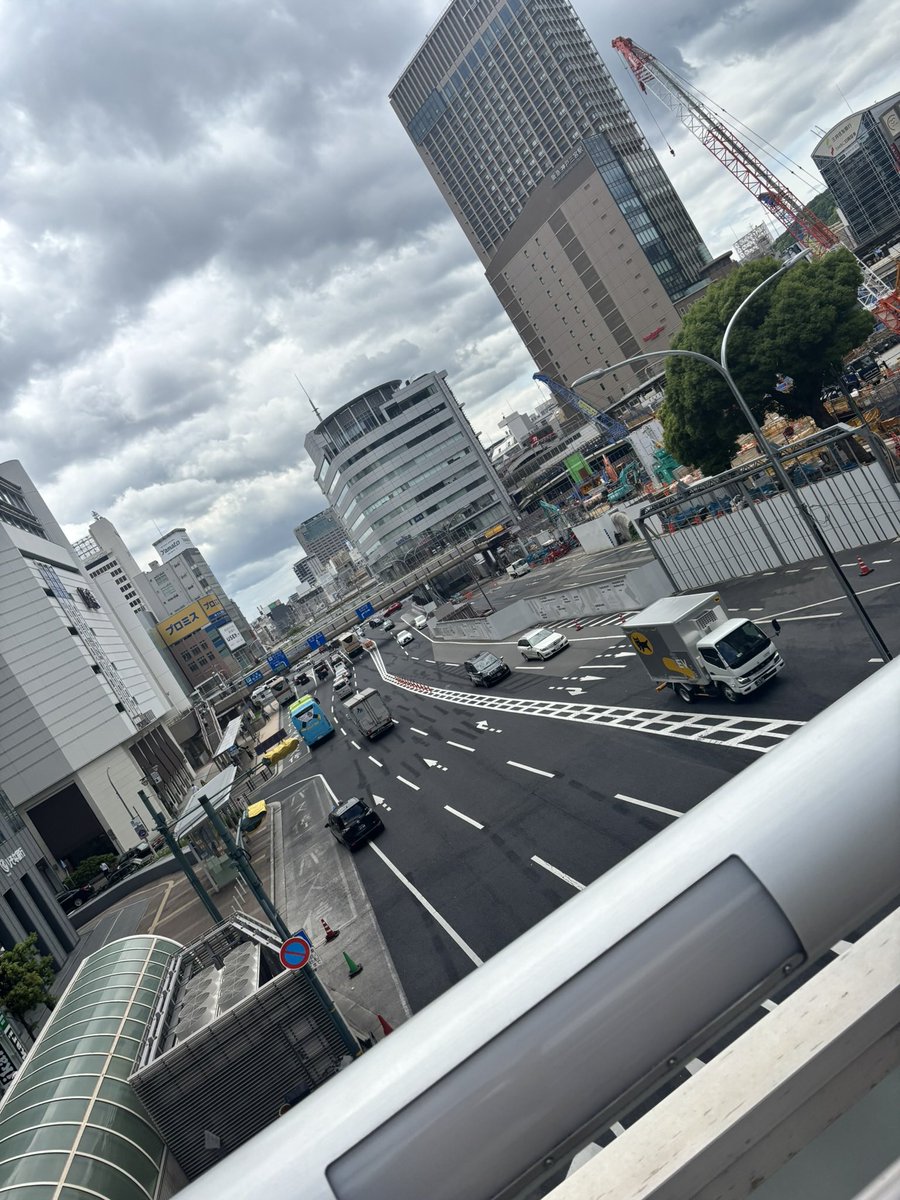 exy_sora_'s tweet photo. 神戸インじろー
歩いて15分で汗が5Lくらいでたのですがどうしたらいいのじろ、、 #女風 https://t.co/pK1vRSVd4l