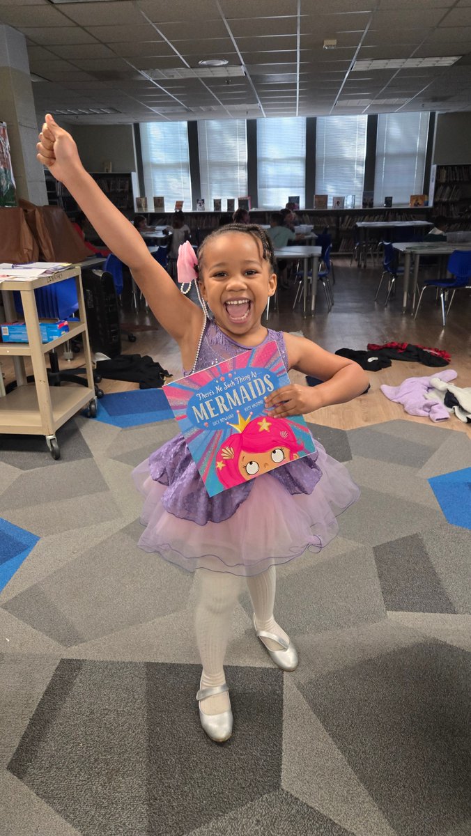 Lipscomb Librarian (@librarylipscomb) on Twitter photo Students had the opportunity to select a forever book today! Check out those happy faces! 😍
<a href="/lipscomb_lions/">William Lipscomb Elementary</a> <a href="/DISD_Libraries/">Dallas ISD Libraries</a> Students had the opportunity to select a forever book today! Check out those happy faces! 😍
<a href="/lipscomb_lions/">William Lipscomb Elementary</a> <a href="/DISD_Libraries/">Dallas ISD Libraries</a>