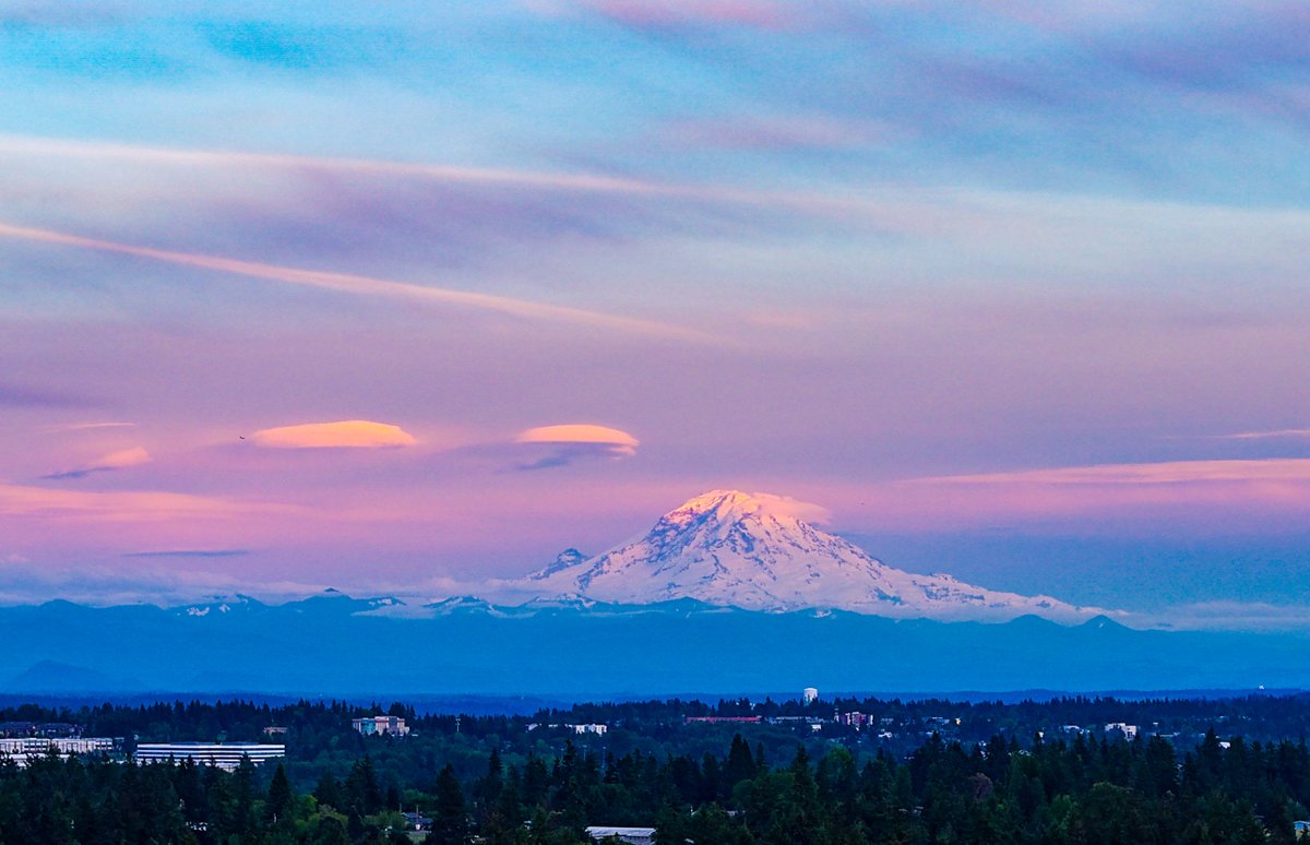 First images from the Mavic 4 Drone. Only fitting that they are of Lenticular Clouds. #mountain #wawx