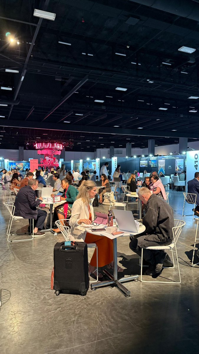 FoodandTravelMX's tweet photo. Muy al estilo vibrante de Miami Beach, #LEMiami es una feria anual que crea una exclusiva comunidad entre la industria del turismo de lujo.
¿Cómo? A través del networking entre hoteles, compradores, proveedores y medios.
¡Te contamos más al respecto! https://t.co/V6YjG1c5wo